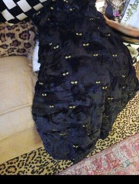Black Cat Throw Blanket with Yellow Cat Eyes Pattern